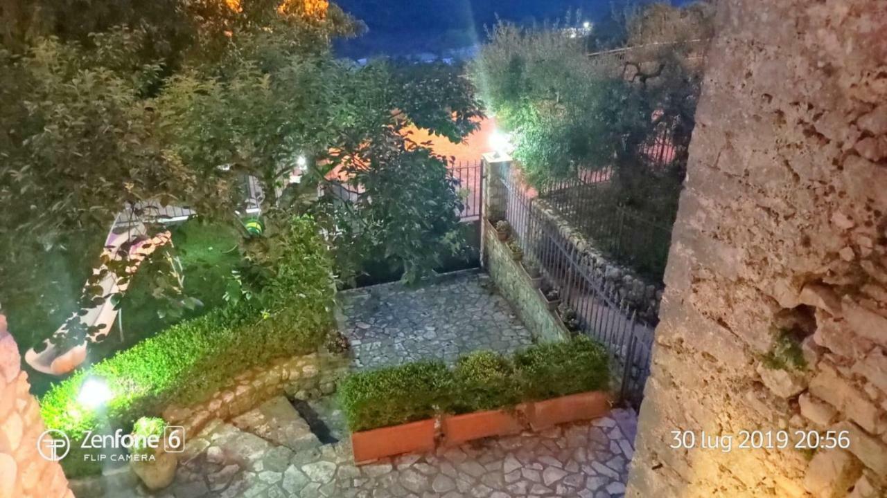 Casa Vacanze "Pietra Viva" Castelnuovo Parano المظهر الخارجي الصورة